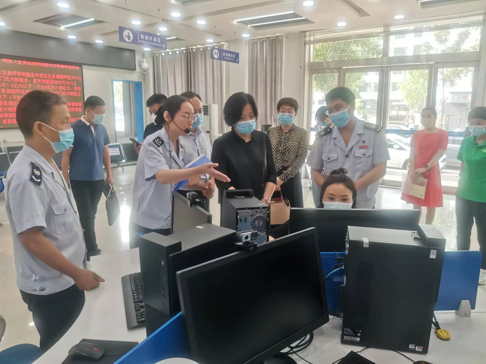 汤阴县举办体验退税减税及 组合式税费优惠政策宣讲活动
